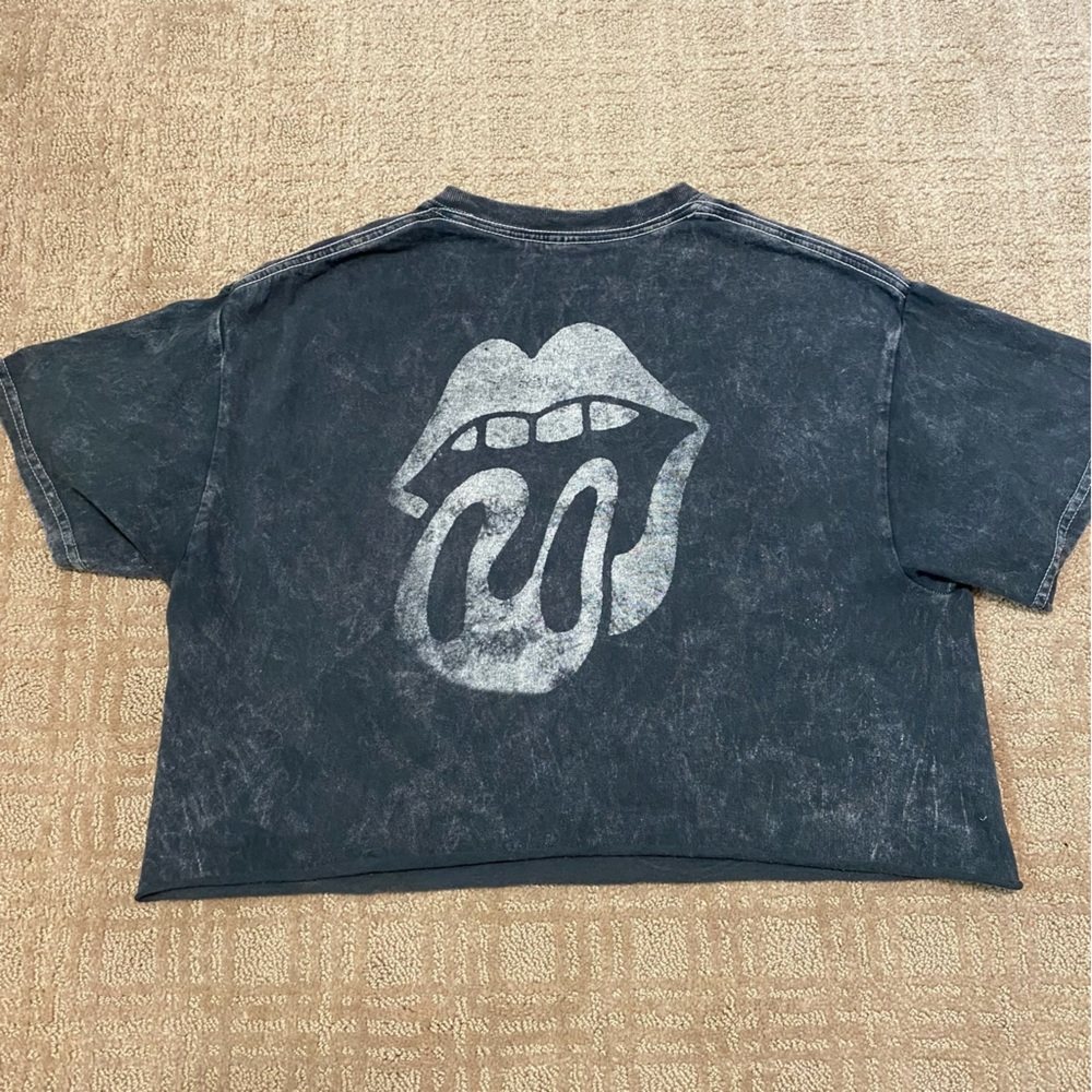 {The Rolling Stones} Cropped Graphic Tee ~ Size Medium - Picture 2 of 16